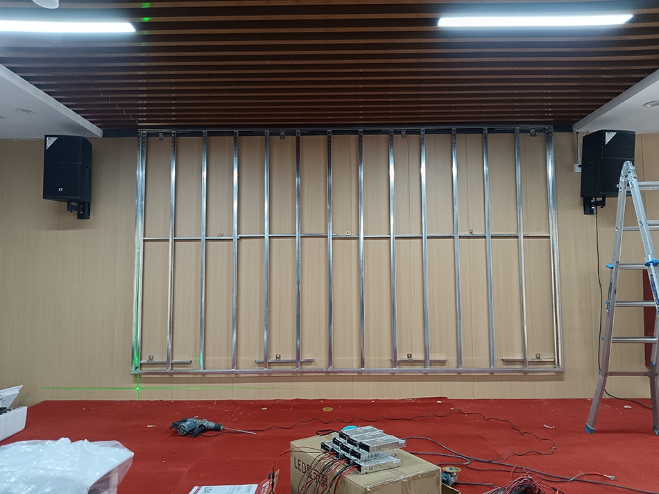 多媒體報(bào)告廳室內(nèi)顯示屏 多媒體報(bào)告廳室內(nèi)顯示屏